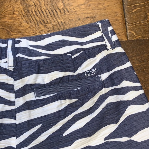 Vineyard Vines shorts - Picture 7 of 8